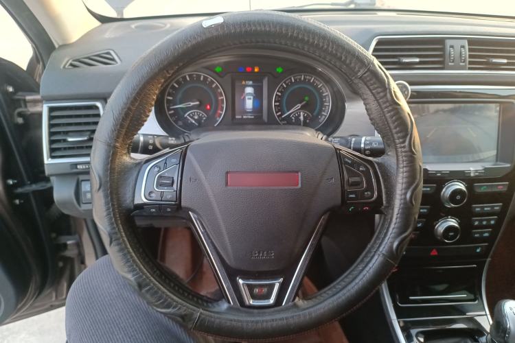 Used Haval H2 2014 1.5T Manual Two-Wheel Drive Elite Edition Steering Wheel