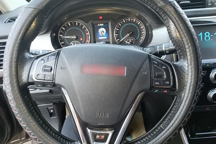Used Haval H2 2014 1.5T Manual Two-Wheel Drive Elite Edition Steering Wheel
