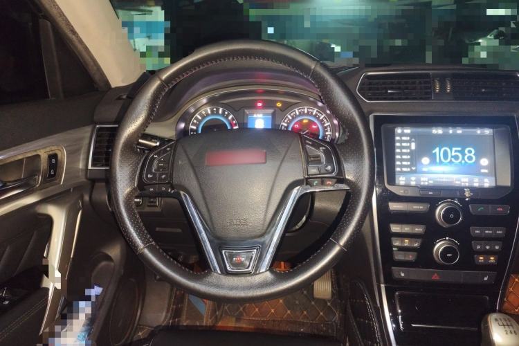 Used Haval H2 2014 1.5T Manual Two-Wheel Drive Elite Edition Steering Wheel