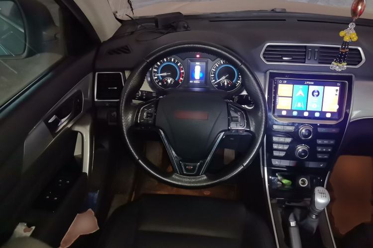 Used Haval H2 2014 1.5T Manual Two-Wheel Drive Elite Edition Steering Wheel
