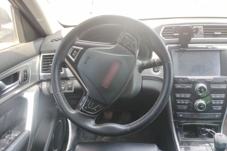Used Haval H2 2014 1.5T Manual Two-Wheel Drive Elite Edition Steering Wheel