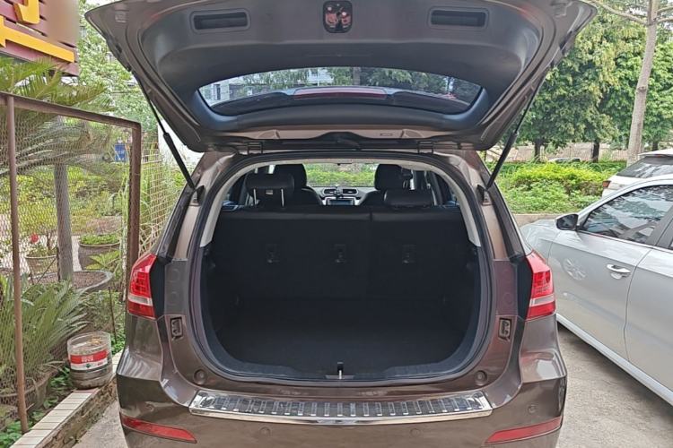 Used Haval H2 2014 1.5T Manual Two-Wheel Drive Elite Edition Trunk