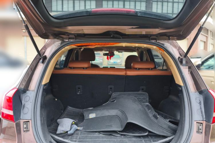 Used Haval H2 2014 1.5T Manual Two-Wheel Drive Elite Edition Trunk