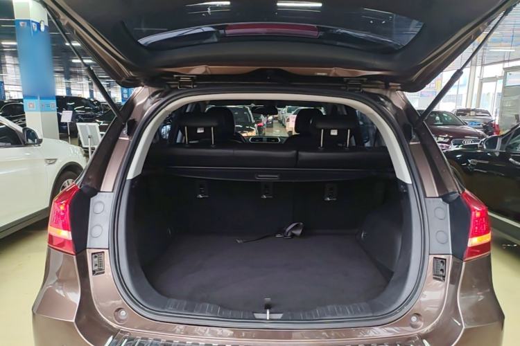 Used Haval H2 2014 1.5T Manual Two-Wheel Drive Prestige Edition Trunk