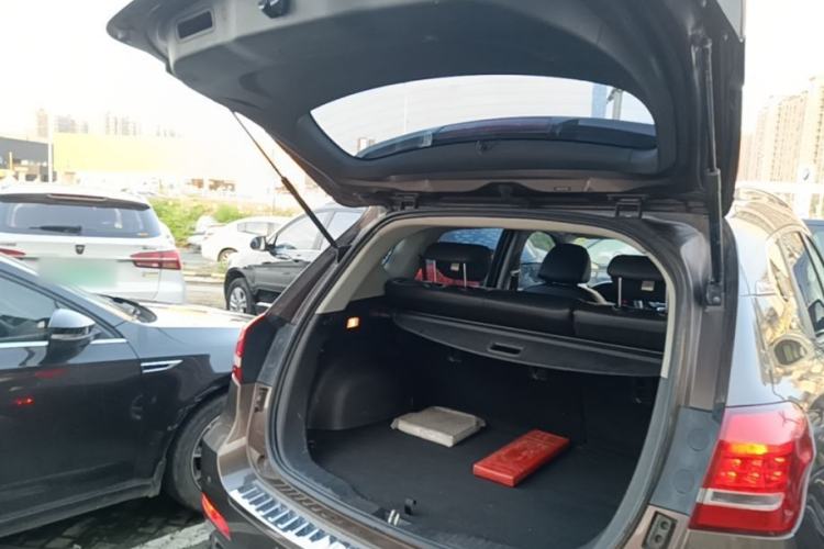 Used Haval H2 2014 1.5T Manual Two-Wheel Drive Elite Edition Trunk