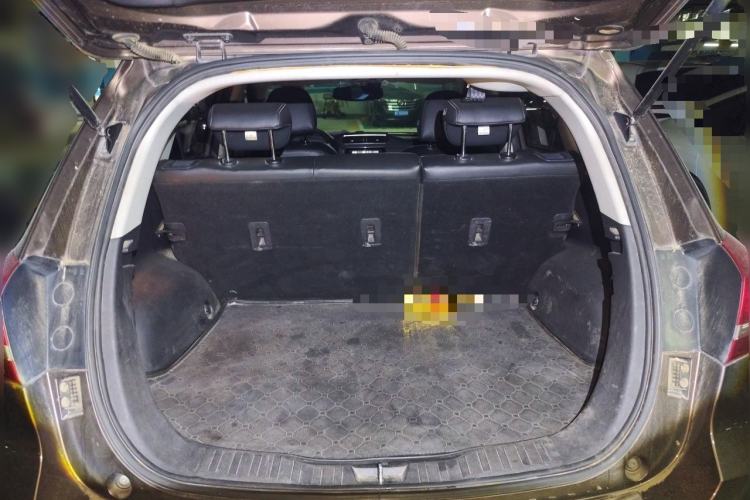 Used Haval H2 2014 1.5T Manual Two-Wheel Drive Elite Edition Trunk