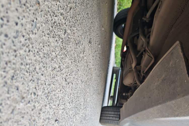 Used Haval H2 2014 1.5T Manual Two-Wheel Drive Elite Edition Chassis Front Right