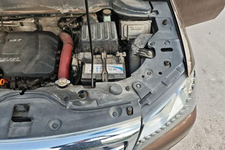 Used Haval H2 2014 1.5T Manual Two-Wheel Drive Elite Edition Engine Bay Left