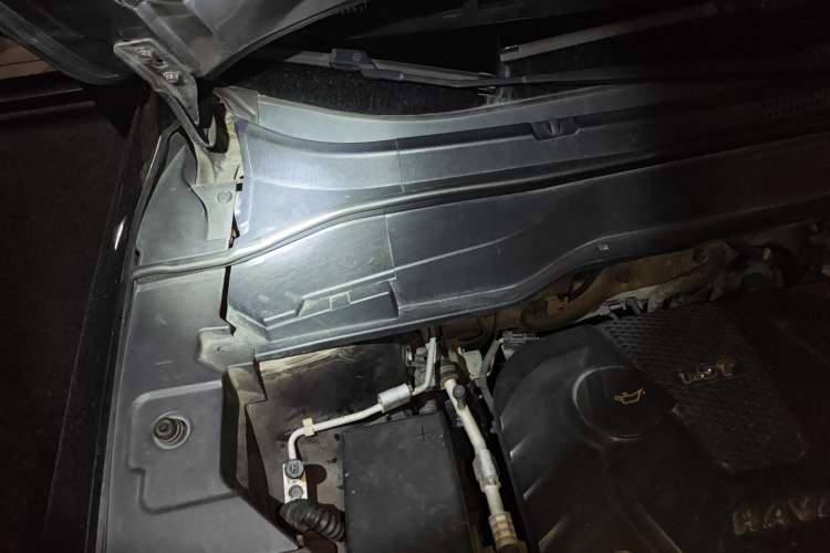 Used Haval H2 2014 1.5T Manual Two-Wheel Drive Elite Edition Engine Bay Right