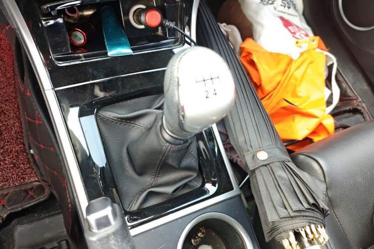 Used Haval H2 2014 1.5T Manual Two-Wheel Drive Elite Edition Gear Lever