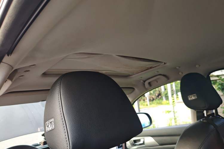 Used Haval H2 2014 1.5T Manual Two-Wheel Drive Elite Edition Headliner