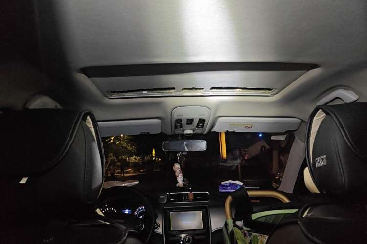 Used Haval H2 2014 1.5T Manual Two-Wheel Drive Elite Edition Headliner
