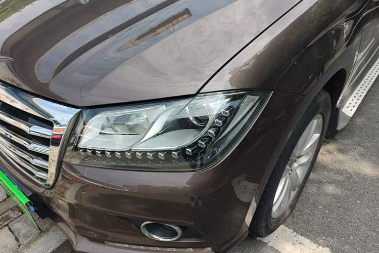 Used Haval H2 2014 1.5T Manual Two-Wheel Drive Prestige Edition Left Front Headlight