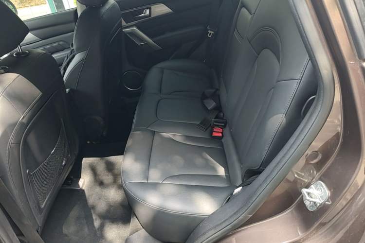Used Haval H2 2014 1.5T Manual Two-Wheel Drive Prestige Edition Left Rear Seat