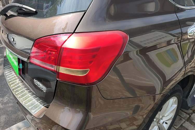 Used Haval H2 2014 1.5T Manual Two-Wheel Drive Prestige Edition Right Rear Taillight