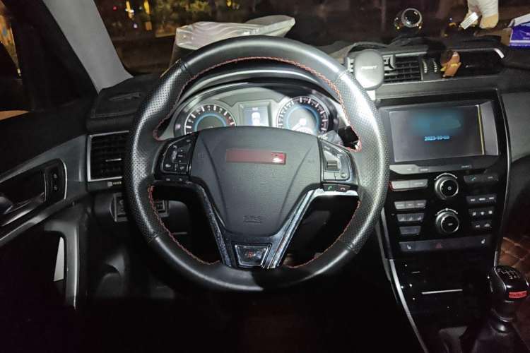 Used Haval H2 2014 1.5T Manual Two-Wheel Drive Elite Edition Steering Wheel