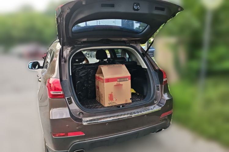 Used Haval H2 2014 1.5T Manual Two-Wheel Drive Elite Edition Trunk