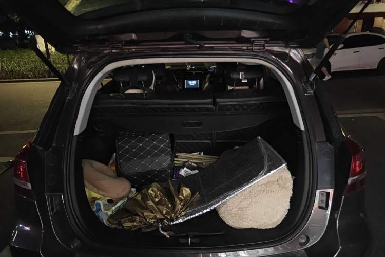 Used Haval H2 2014 1.5T Manual Two-Wheel Drive Elite Edition Trunk