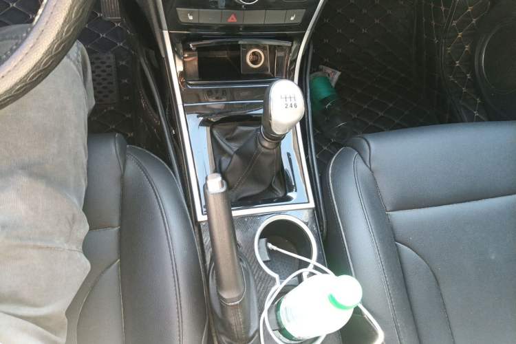 Used Haval H2 2014 1.5T Manual Two-Wheel Drive Elite Edition Gear Lever