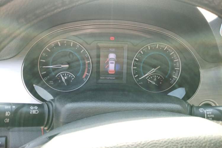 Used Haval H2 2014 1.5T Manual Two-Wheel Drive Elite Edition Instrument Cluster