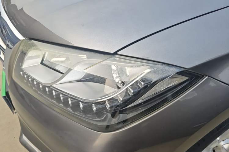 Used Haval H2 2014 1.5T Manual Two-Wheel Drive Elite Edition Left Front Headlight