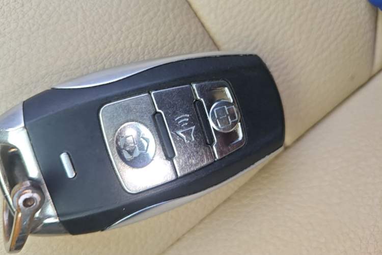 Used Haval H2 2014 1.5T Manual Two-Wheel Drive Elite Edition Vehicle Key