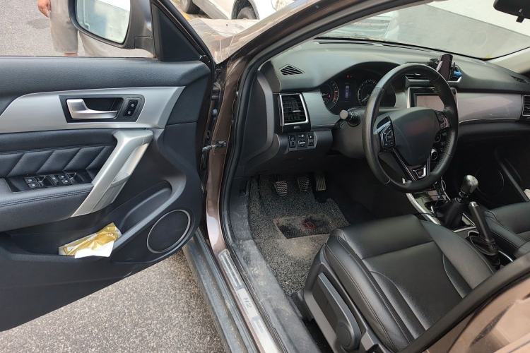 Used Haval H2 2014 1.5T Manual Two-Wheel Drive Elite Edition Driver Seat