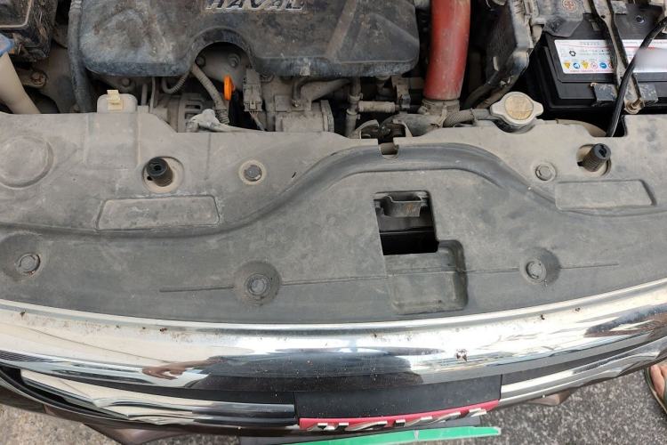 Used Haval H2 2014 1.5T Manual Two-Wheel Drive Elite Edition Engine Bay