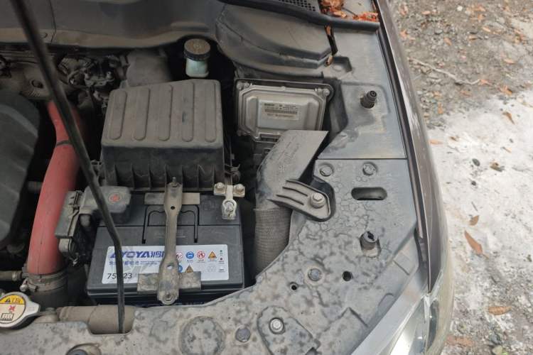 Used Haval H2 2014 1.5T Manual Two-Wheel Drive Elite Edition Engine Bay Left