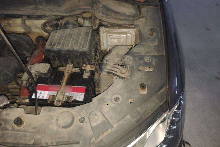 Used Haval H2 2014 1.5T Manual Two-Wheel Drive Elite Edition Engine Bay Left