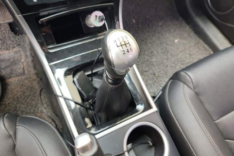 Used Haval H2 2014 1.5T Manual Two-Wheel Drive Elite Edition Gear Lever