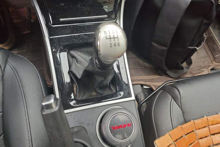 Used Haval H2 2014 1.5T Manual Two-Wheel Drive Elite Edition Gear Lever