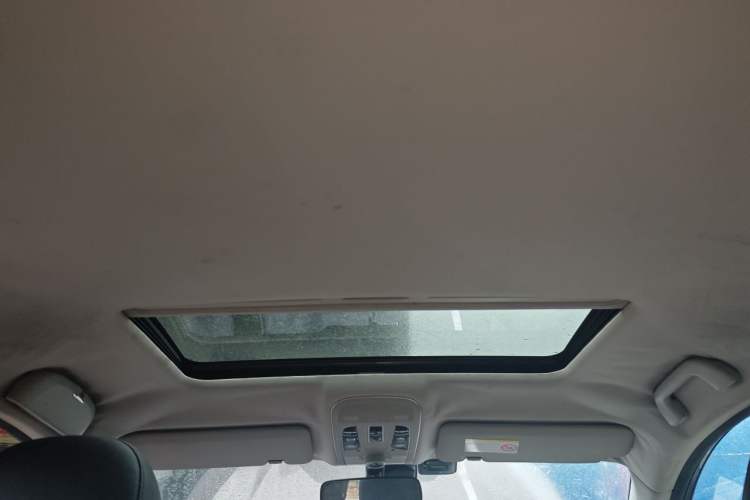 Used Haval H2 2014 1.5T Manual Two-Wheel Drive Elite Edition Headliner