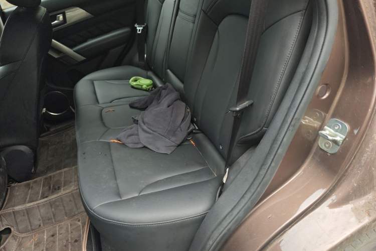 Used Haval H2 2014 1.5T Manual Two-Wheel Drive Elite Edition Left Rear Seat