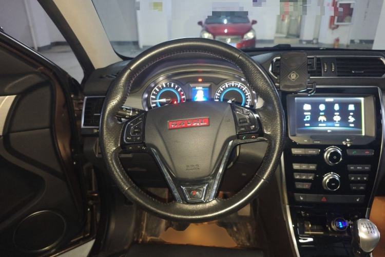 Used Haval H2 2014 1.5T Manual Two-Wheel Drive Elite Edition Steering Wheel