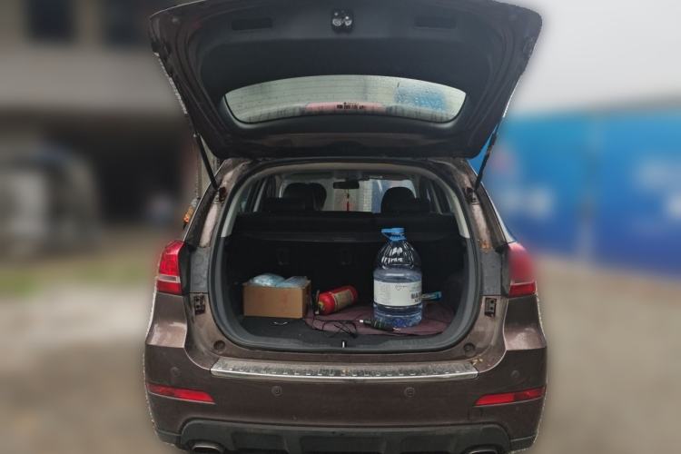 Used Haval H2 2014 1.5T Manual Two-Wheel Drive Elite Edition Trunk