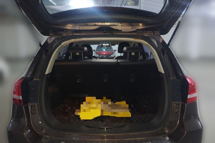 Used Haval H2 2014 1.5T Manual Two-Wheel Drive Elite Edition Trunk
