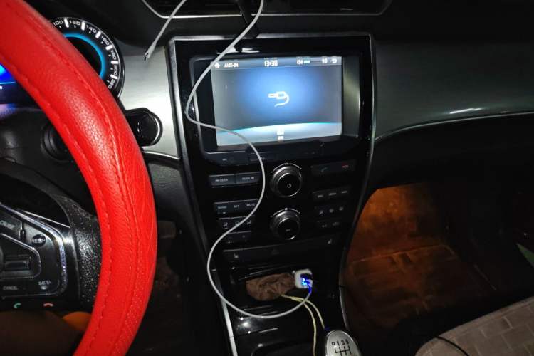 Used Haval H2 2014 1.5T Manual Two-Wheel Drive Elite Edition Audio And AC Panel