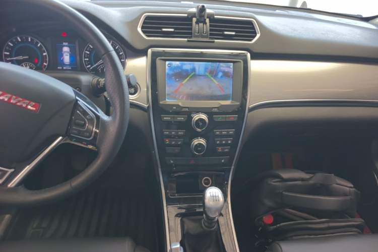 Used Haval H2 2014 1.5T Manual Two-Wheel Drive Elite Edition Audio And AC Panel