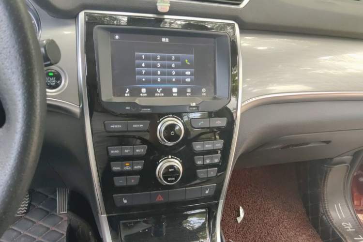 Used Haval H2 2014 1.5T Manual Two-Wheel Drive Prestige Edition Audio And AC Panel
