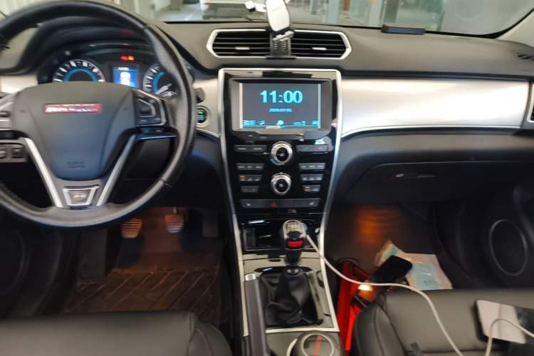 Used Haval H2 2014 1.5T Manual Two-Wheel Drive Elite Edition Audio And AC Panel