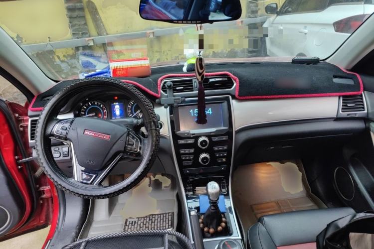Used Haval H2 2014 1.5T Manual Two-Wheel Drive Elite Edition Center Console