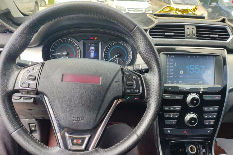 Used Haval H2 2014 1.5T Manual Two-Wheel Drive Elite Edition Center Console