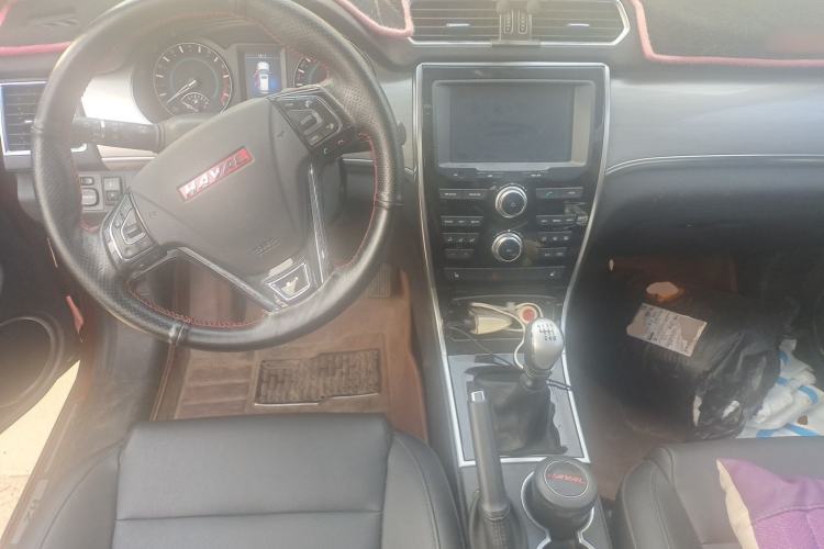 Used Haval H2 2014 1.5T Manual Two-Wheel Drive Elite Edition Center Console