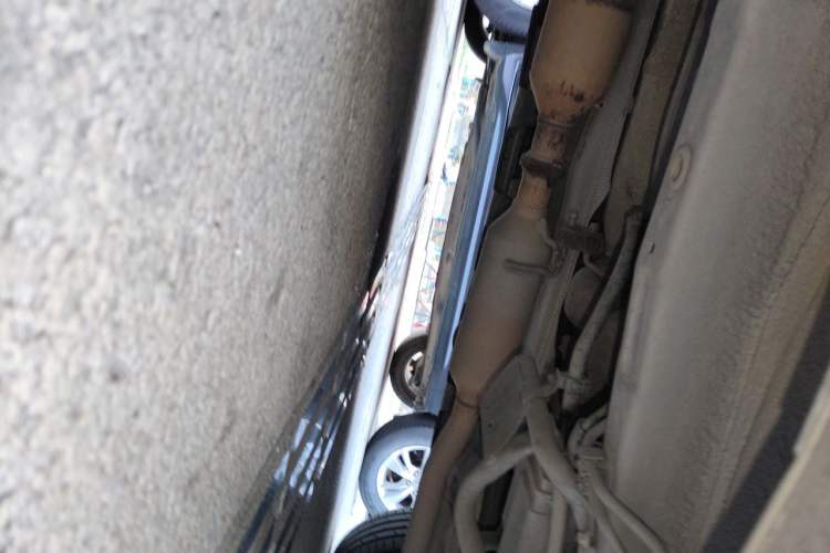 Used Haval H2 2014 1.5T Manual Two-Wheel Drive Elite Edition Chassis Front Left