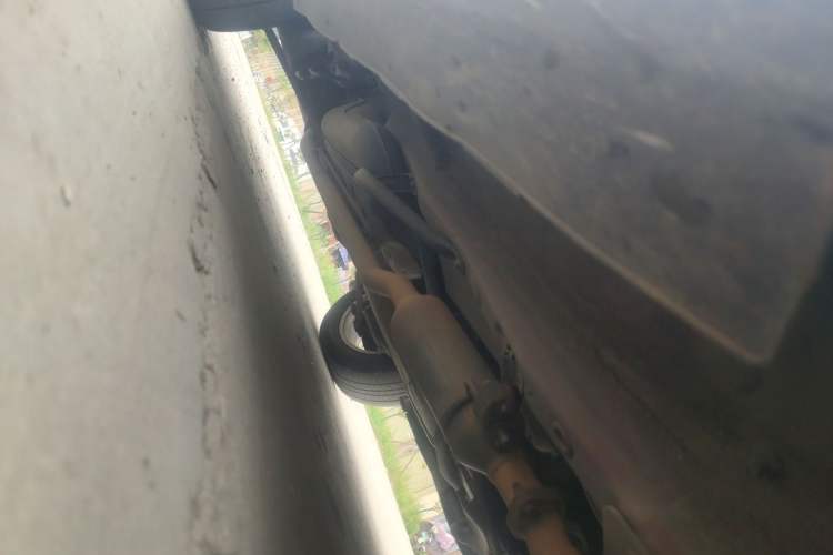 Used Haval H2 2014 1.5T Manual Two-Wheel Drive Elite Edition Chassis Front Right