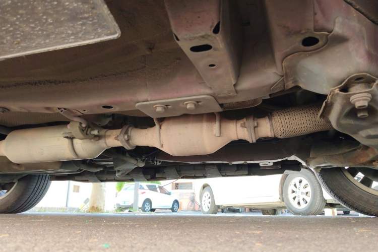 Used Haval H2 2014 1.5T Manual Two-Wheel Drive Elite Edition Chassis Front Right