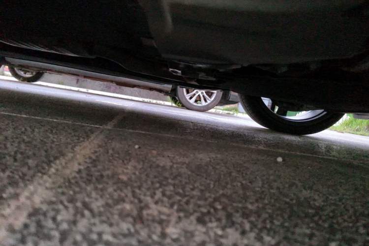 Used Haval H2 2014 1.5T Manual Two-Wheel Drive Elite Edition Chassis Front Right