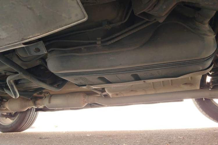 Used Haval H2 2014 1.5T Manual Two-Wheel Drive Elite Edition Chassis Rear Left