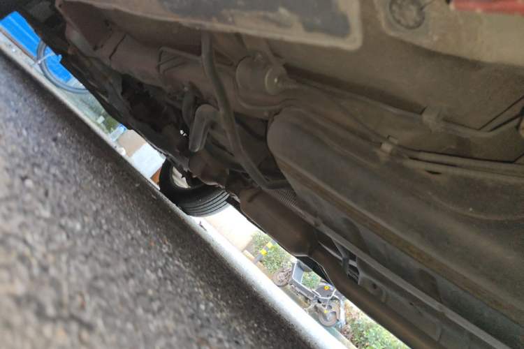 Used Haval H2 2014 1.5T Manual Two-Wheel Drive Elite Edition Chassis Rear Left